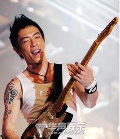 娛樂吃瓜醬黃貫中,娛樂吃瓜醬中的音樂傳奇  第3張