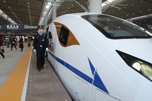 西安高鐵站爆料事件最新,驚現“神秘乘客”引發熱議 第3張 西安高鐵站爆料事件最新,驚現“神秘乘客”引發熱議 第3張