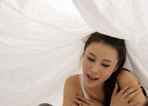 床上大戰視頻在線觀看,揭秘床上大戰視頻的在線觀看熱潮  第2張