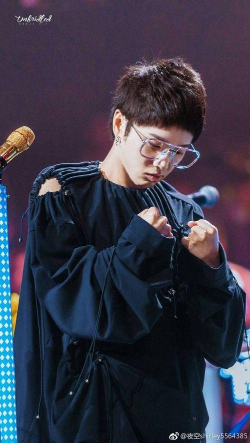 華晨宇四面臺爆料視頻,華晨宇四面臺演唱會精彩瞬間大揭秘 第2張 華晨宇四面臺爆料視頻,華晨宇四面臺演唱會精彩瞬間大揭秘 第2張
