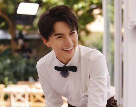 黃渤張?jiān)ぷ钚卤想娪?揭秘電影幕后驚天內(nèi)幕  第2張